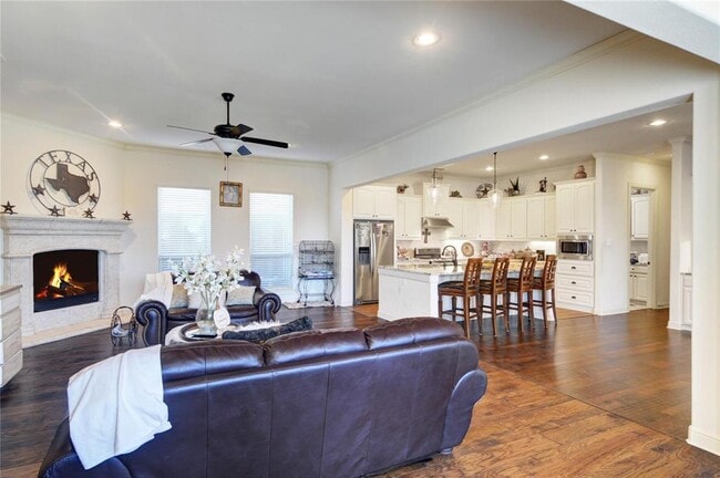 Building Photo - 1821 Park Highland Way