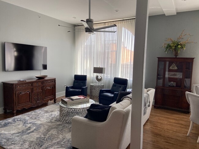 Interior Photo - The W on Broadway
