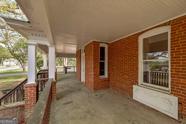 Building Photo - 960 Jackson St