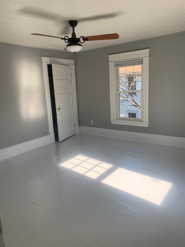 Foto del edificio - 518 S Main St