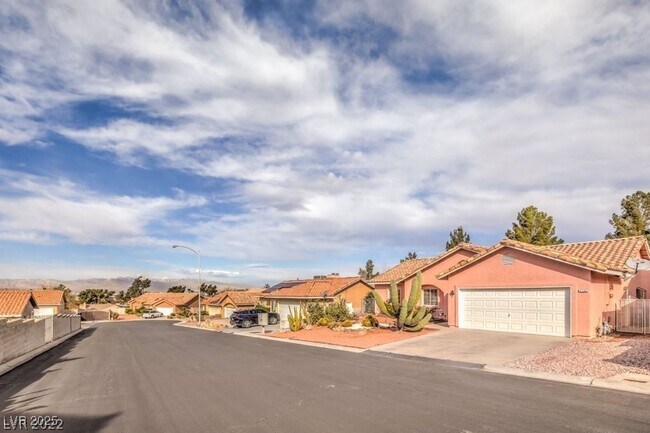 Foto del edificio - Gated Community, 1-Story, 3 Bedrooms Home ...