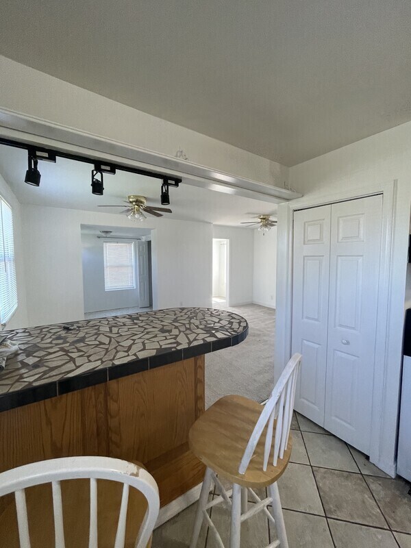 Foto del edificio - 8217 Cornwall Rd