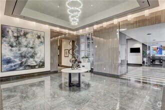 Building Photo - 2700 S Las Vegas Blvd