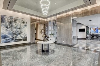 Building Photo - 2700 S Las Vegas Blvd