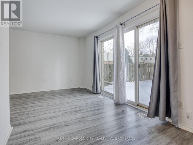 Photo du bâtiment - 176-17 OLD PINE TRAIL