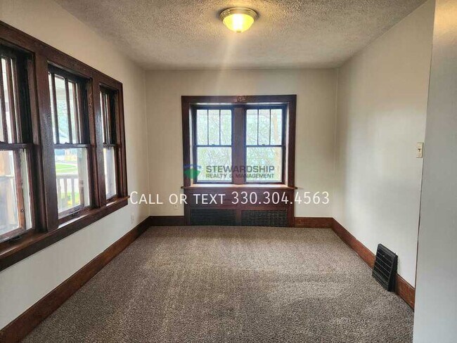 Foto del edificio - 623 Cole Ave