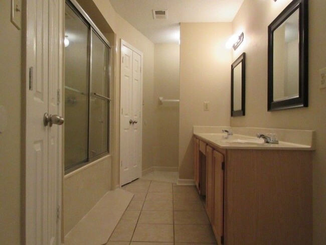 Foto del edificio - 6749 Ross Ridge Dr