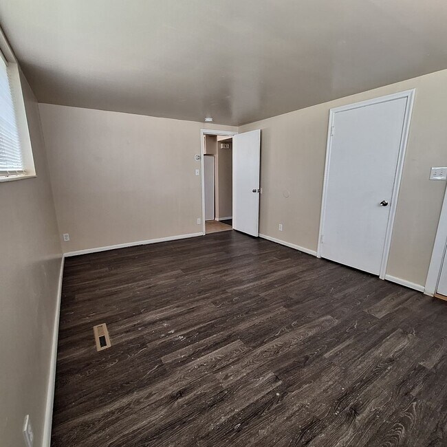 Foto del edificio - 732-742 W Wasatch St