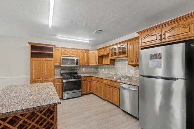 Foto del edificio - 5311 Enchanted Mist Dr
