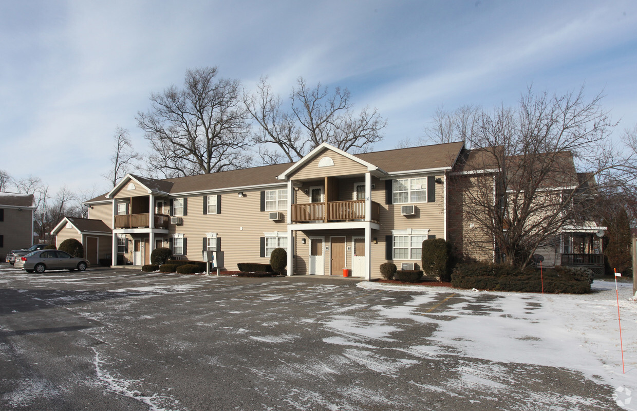 Primary Photo - Pleasant Village Apartments