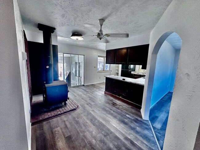 Foto del edificio - 1743 Burton St