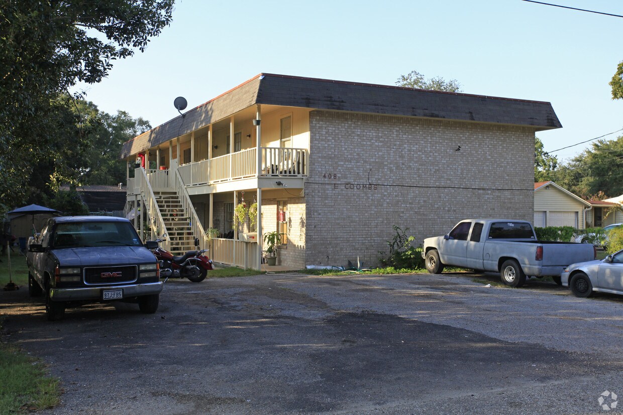 408 E Coombs St, Alvin, TX 77511 Apartments in Alvin, TX