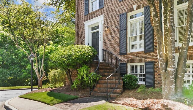 Foto del edificio - 3532 Paces Pl NW