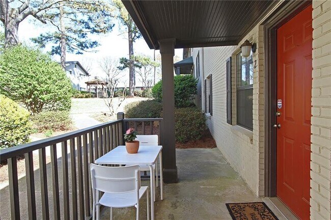 Building Photo - 410 Candler Park Dr NE
