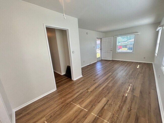 Foto del edificio - 2 Bedroom home on a large lot in the City of Buena Park