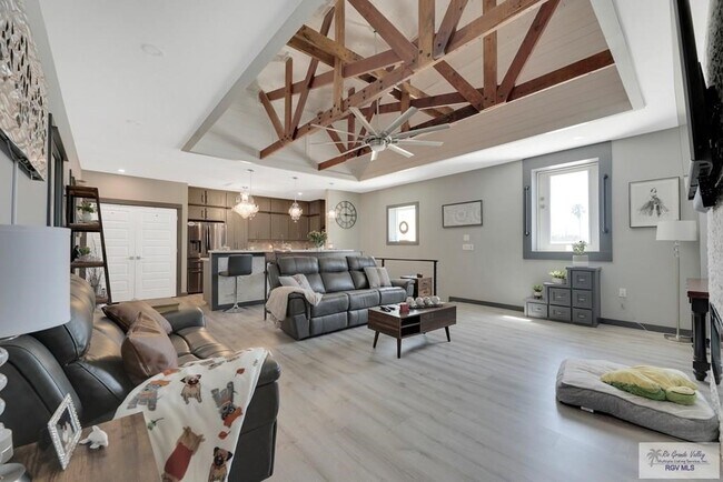 Foto del edificio - 1244 E 14th St