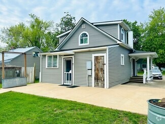 Building Photo - 1135 3rd Ave W