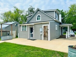 Building Photo - 1135 3rd Ave W