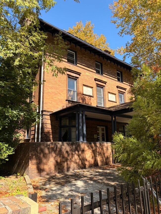 Foto del edificio - 3511 Baring St