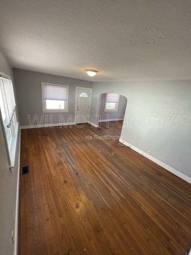 Foto del edificio - 822 N Emerson Ave