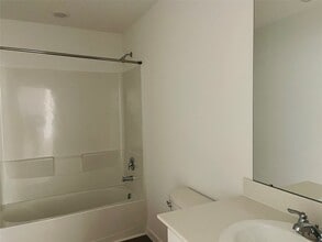Building Photo - 2745 Cadiz Bay Dr
