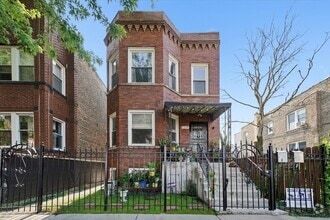 Building Photo - 1124 N Central Park Ave