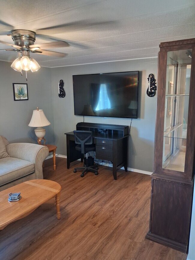 Building Photo - Beautifully Maintained 2 Bedroom 2 Bath in Desirable 55+ Active Adult Community
