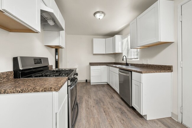 Foto del edificio - 4184 Cornelia Way