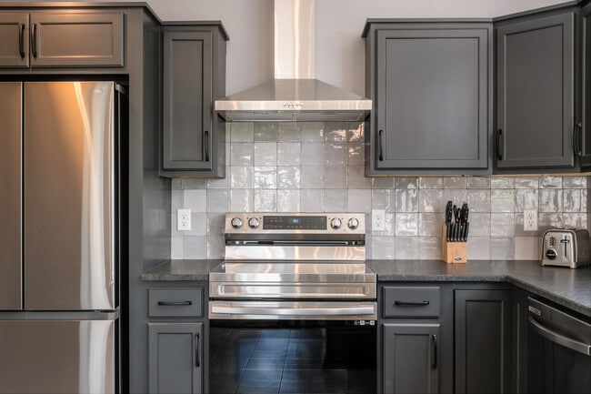 Foto del edificio - 1737 Frankfort Ave