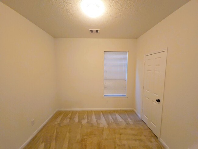 Building Photo - 16626 Cliff Vale Ct