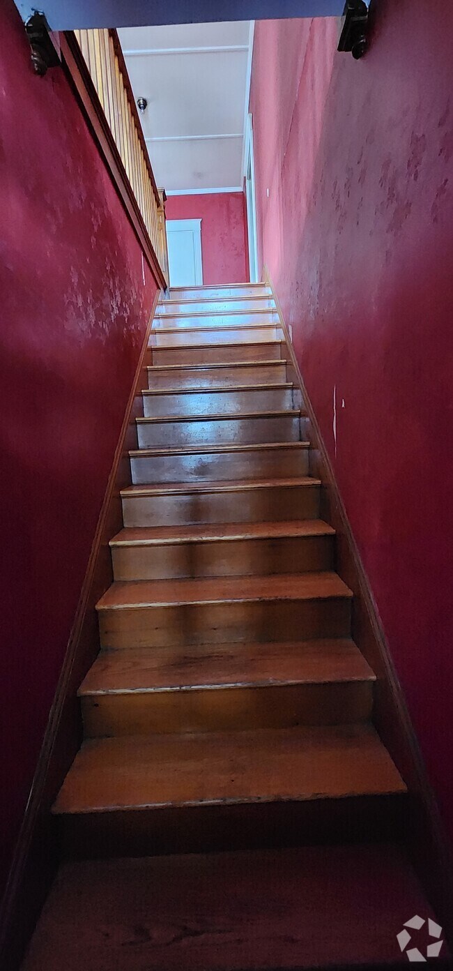 Apartments under 2,500 in Strong ME 2 Rentals