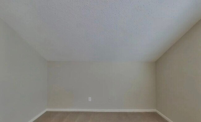 Foto del edificio - MOVE IN READY