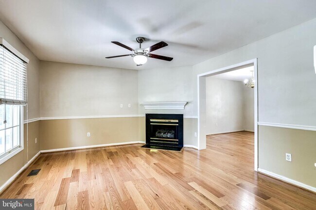 Foto del edificio - 6412 Highbanks Ct