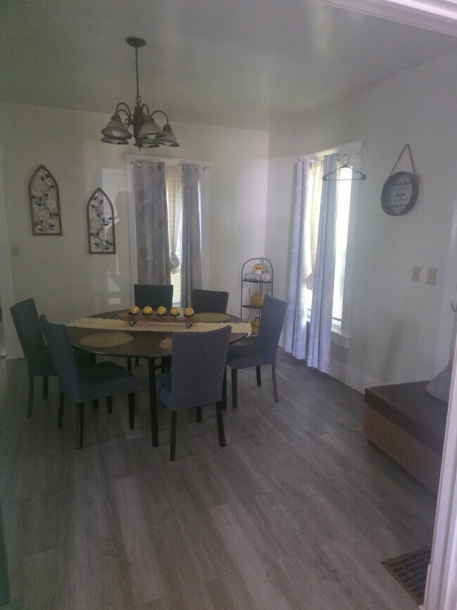 Foto del edificio - 1234 W 7th St