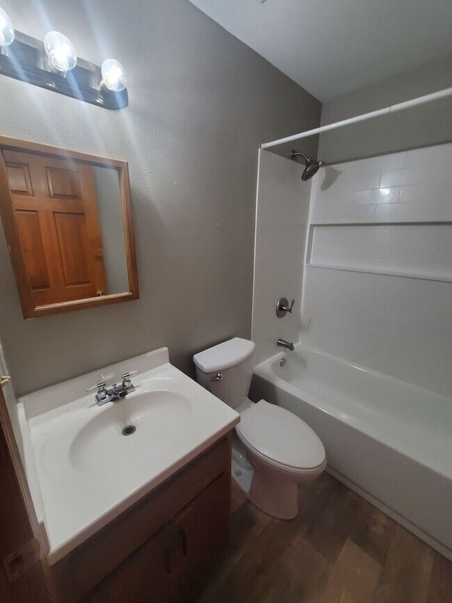 Building Photo - N868 Amanda St