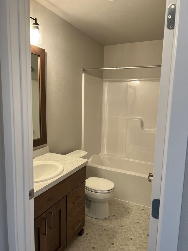 Foto del edificio - 3 Bed 3 Bath Single Family Home