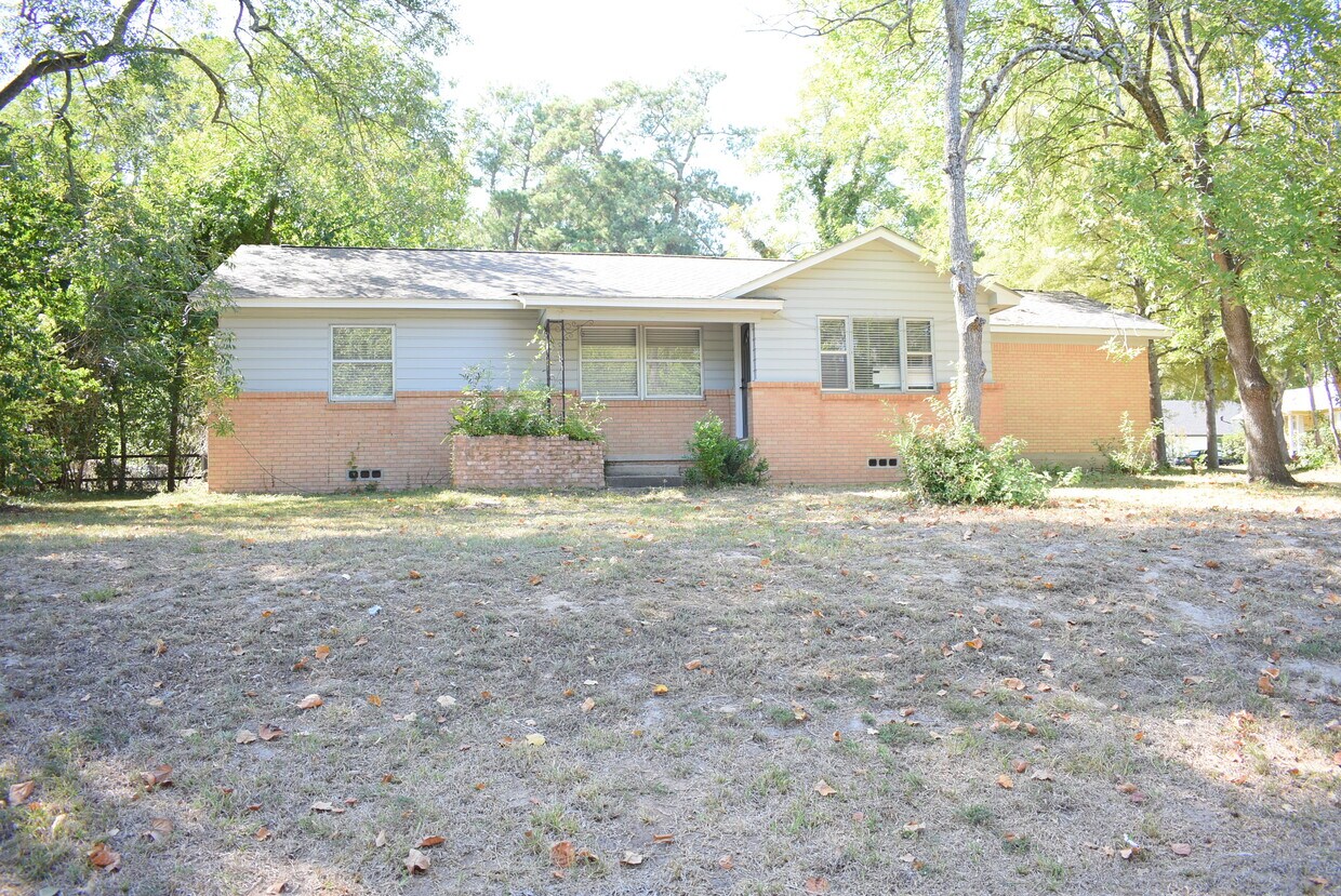 Primary Photo - 604 Burk St