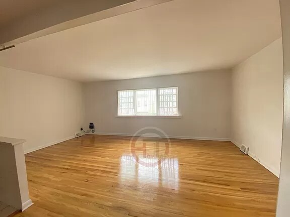 Building Photo - 2424 Maclay Ave