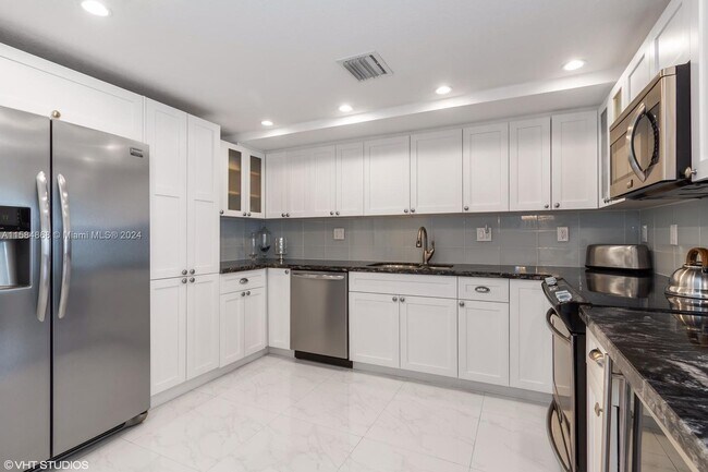 Foto del edificio - 1600 South Ocean Drive Apt #11B, Hollywood...