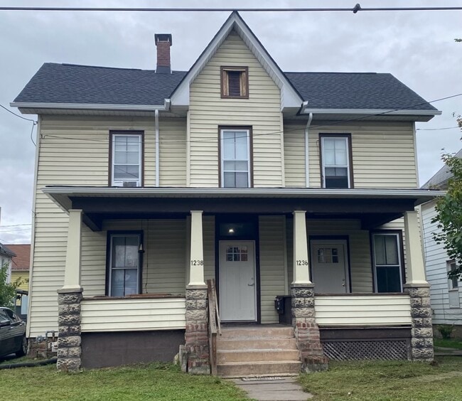 Building Photo - 1236 Memorial Ave