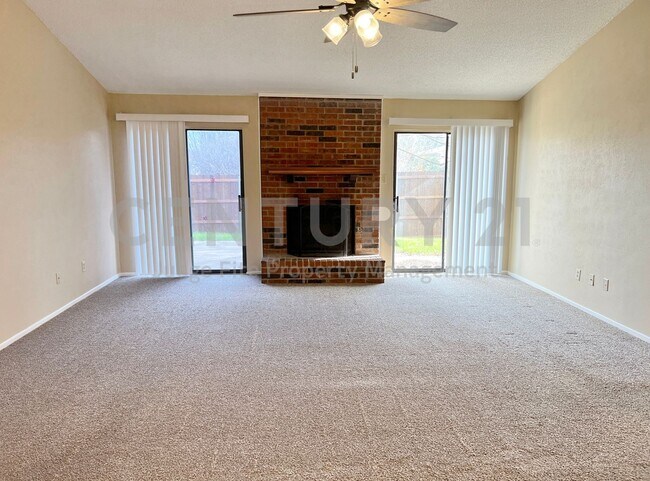 Foto del edificio - Incredible 3/2/2 in Lewisville ISD for Rent!