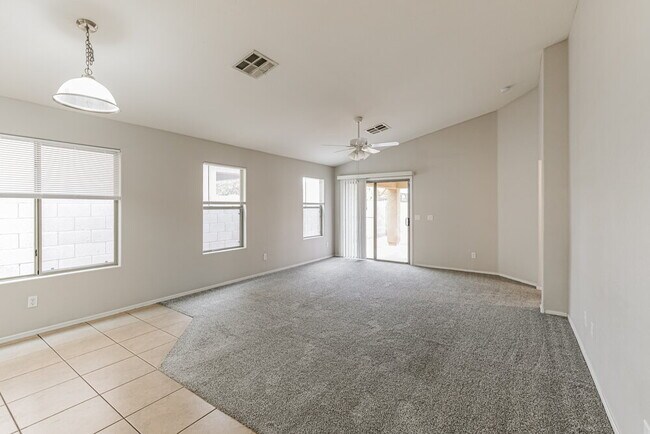 Foto del edificio - 7814 S 72nd Ln
