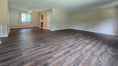 Building Photo - 6862 Westview Dr