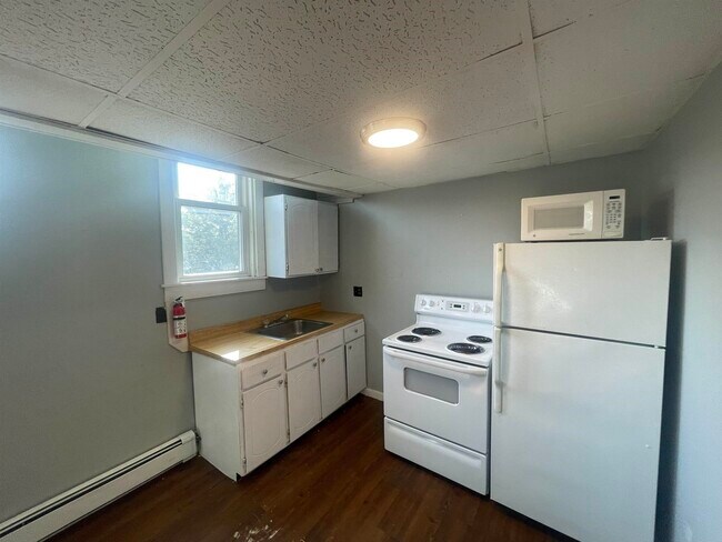 Foto del edificio - 2733 Dartmouth College Hwy