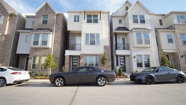 Building Photo - 2260 Palomino St