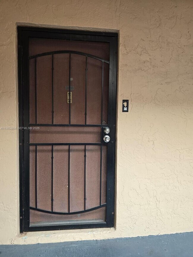 Building Photo - 13715 Kendale Lakes Cir