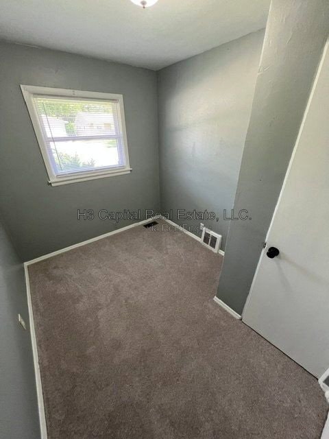 Building Photo - 2837 Dogwood Dr