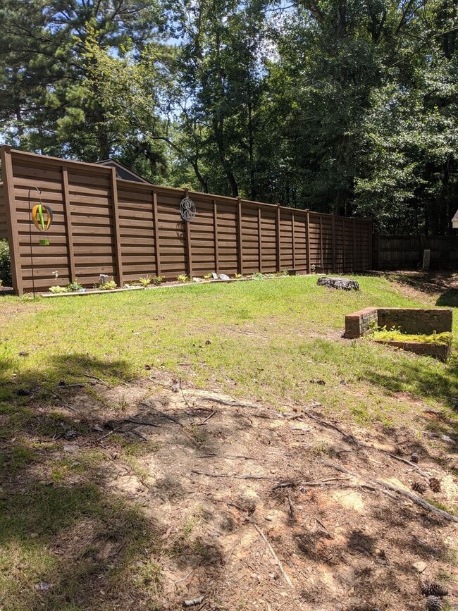 Building Photo - 732 Briarwood