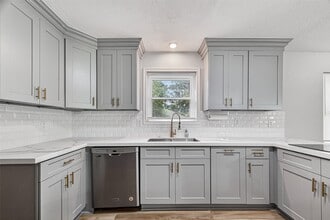 Building Photo - 25503 Foxbriar Ln