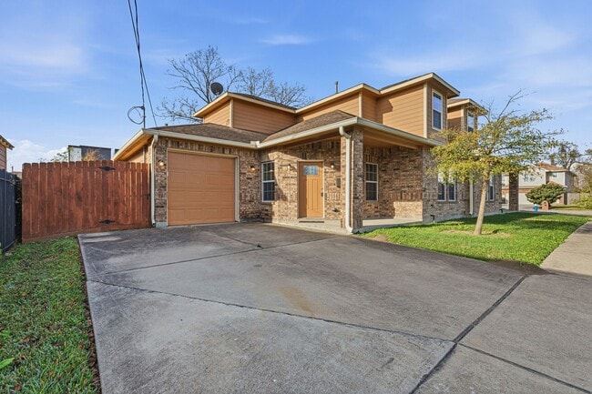 Building Photo - 2906 Anita St